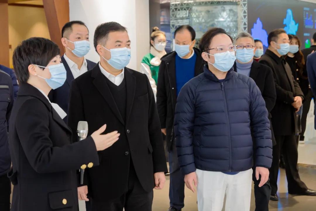 鹿城区人大常委会党组书记贾焕翔一行莅临康奈调研